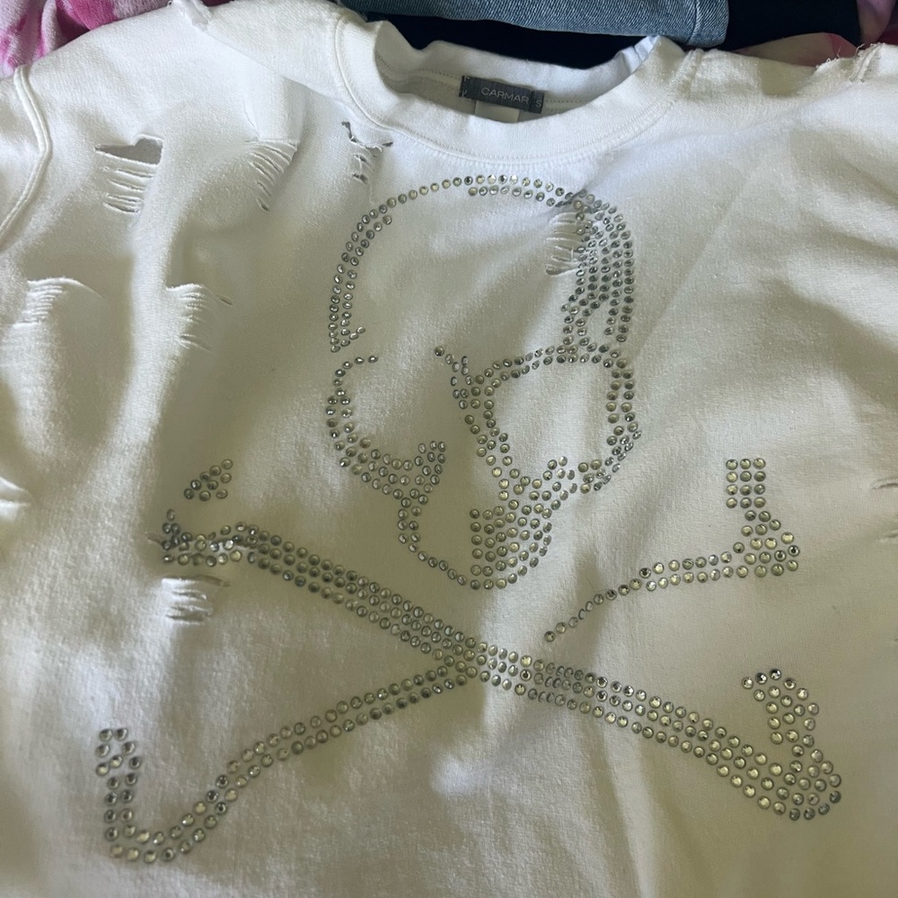 White car-mar sweatshirt size small